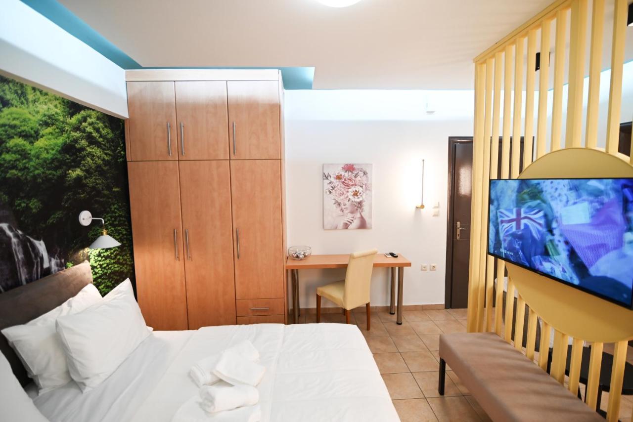 The Whole Packet C3 Center With Parking Apartment Larissa Bagian luar foto
