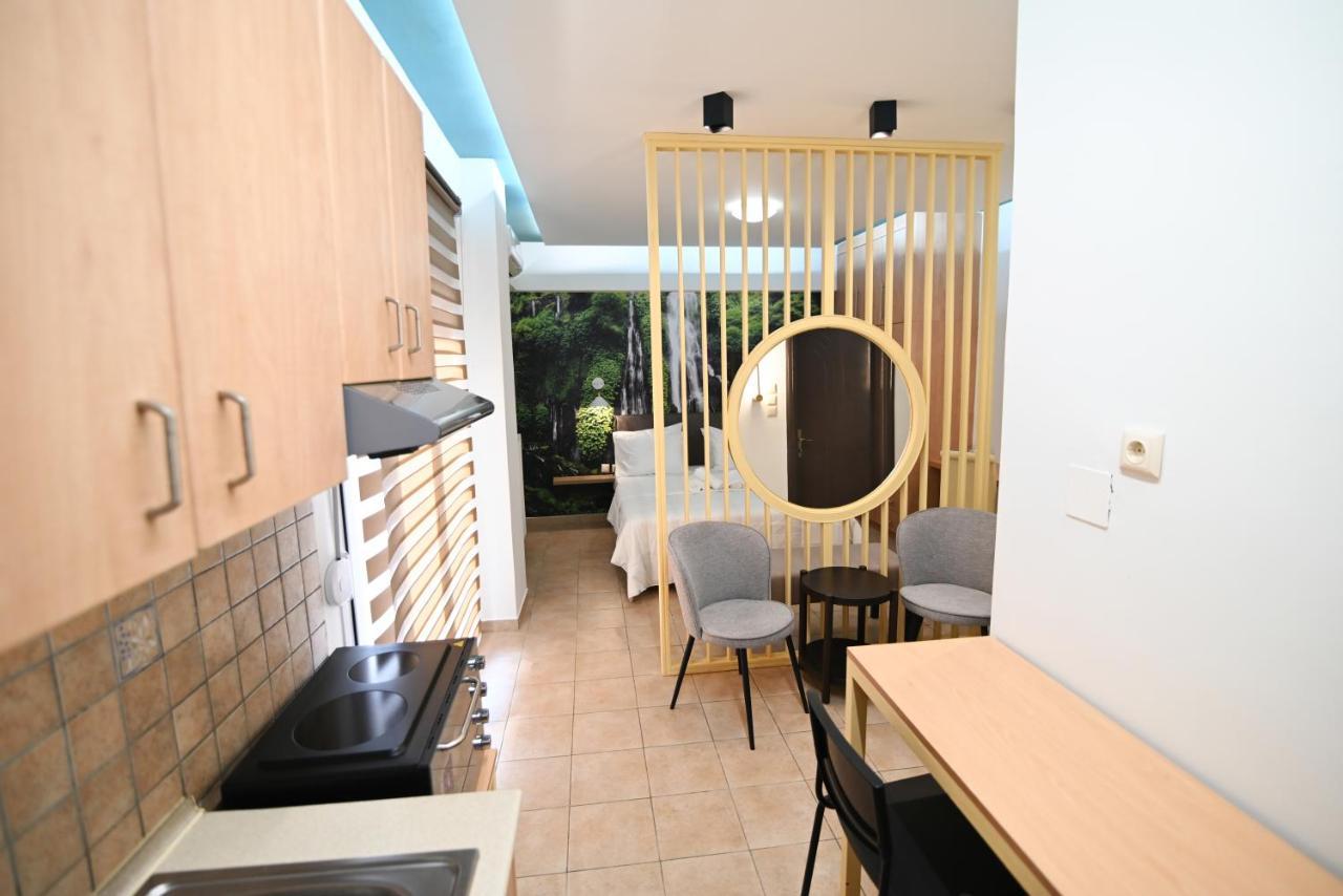 The Whole Packet C3 Center With Parking Apartment Larissa Bagian luar foto
